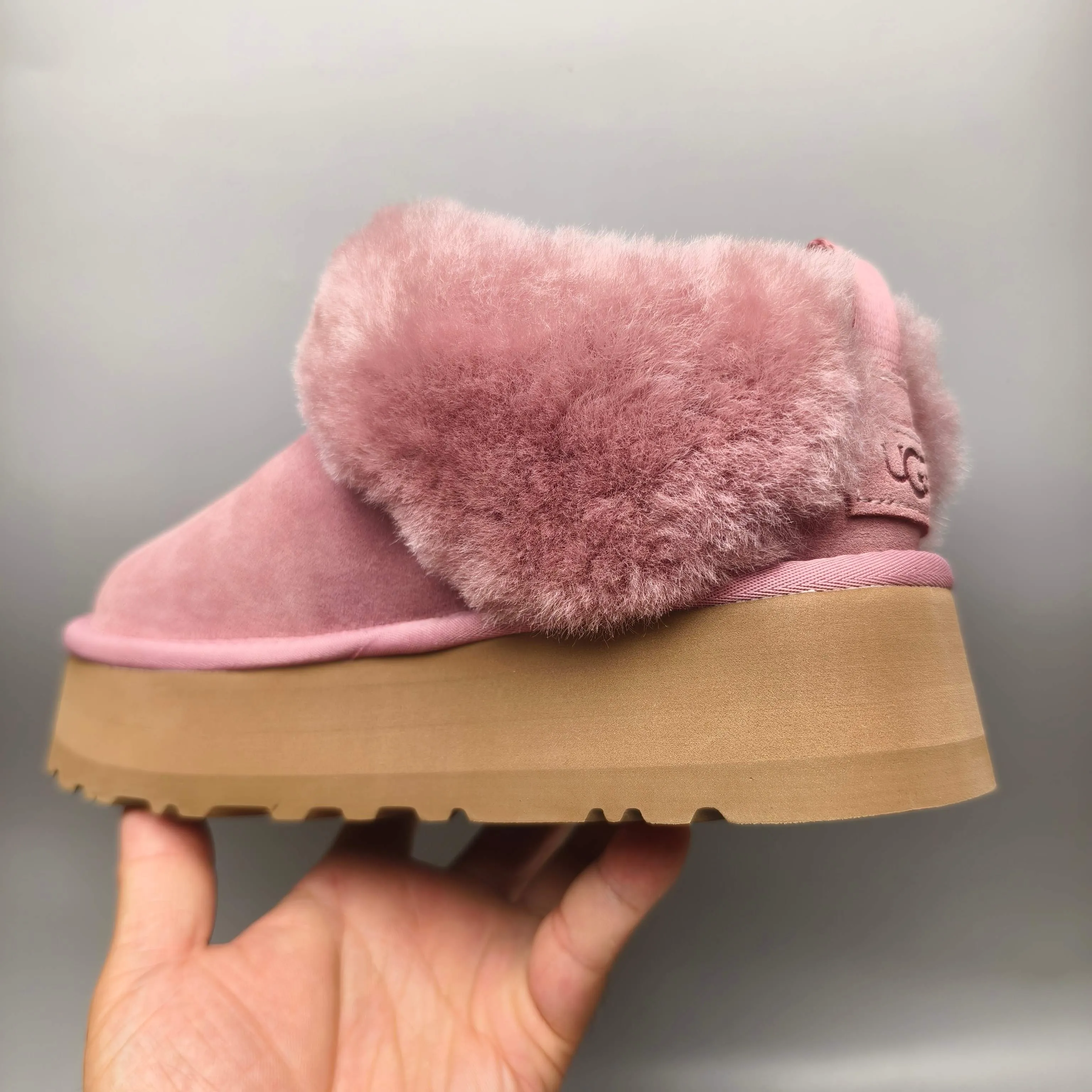 💰480 UGG sheepskin all-in-one 1393 thick-soled suede slip-on slip-on shoes. Color: maroon, green, sand, pink. Matching sizes: 35-40.